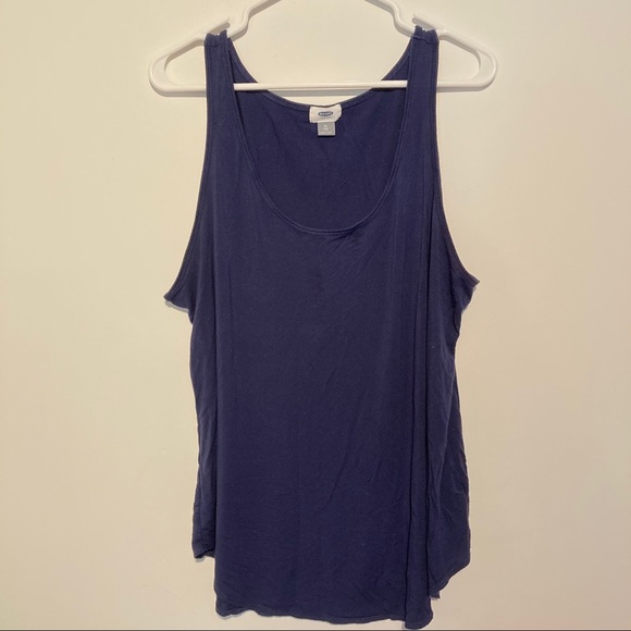Old Navy Tops - Old navy tank top xl navy blue curved hem women’s